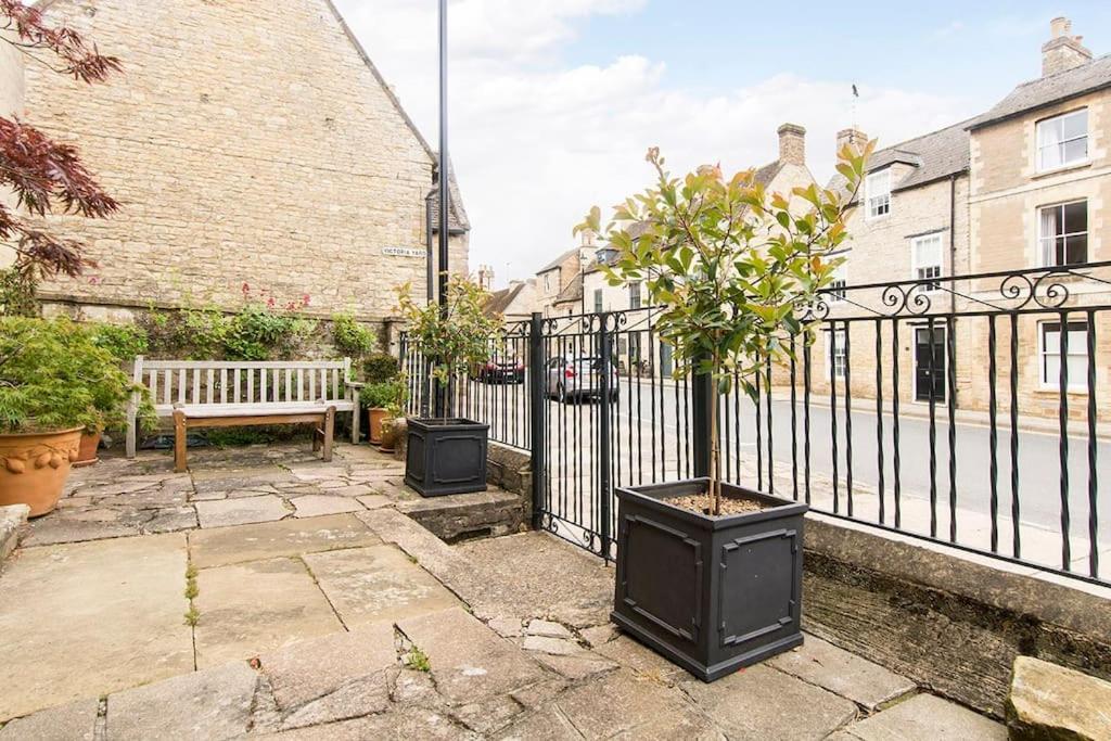 3 Bedroom Converted Chapel In Historic 온들 외부 사진